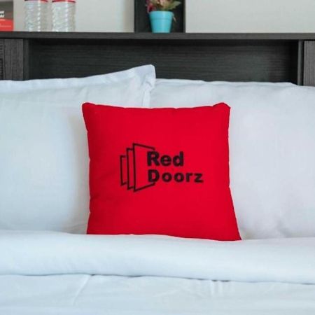 RedDoorz Plus @ Kaizen Suites Taft Avenue Manila Eksteriør billede
