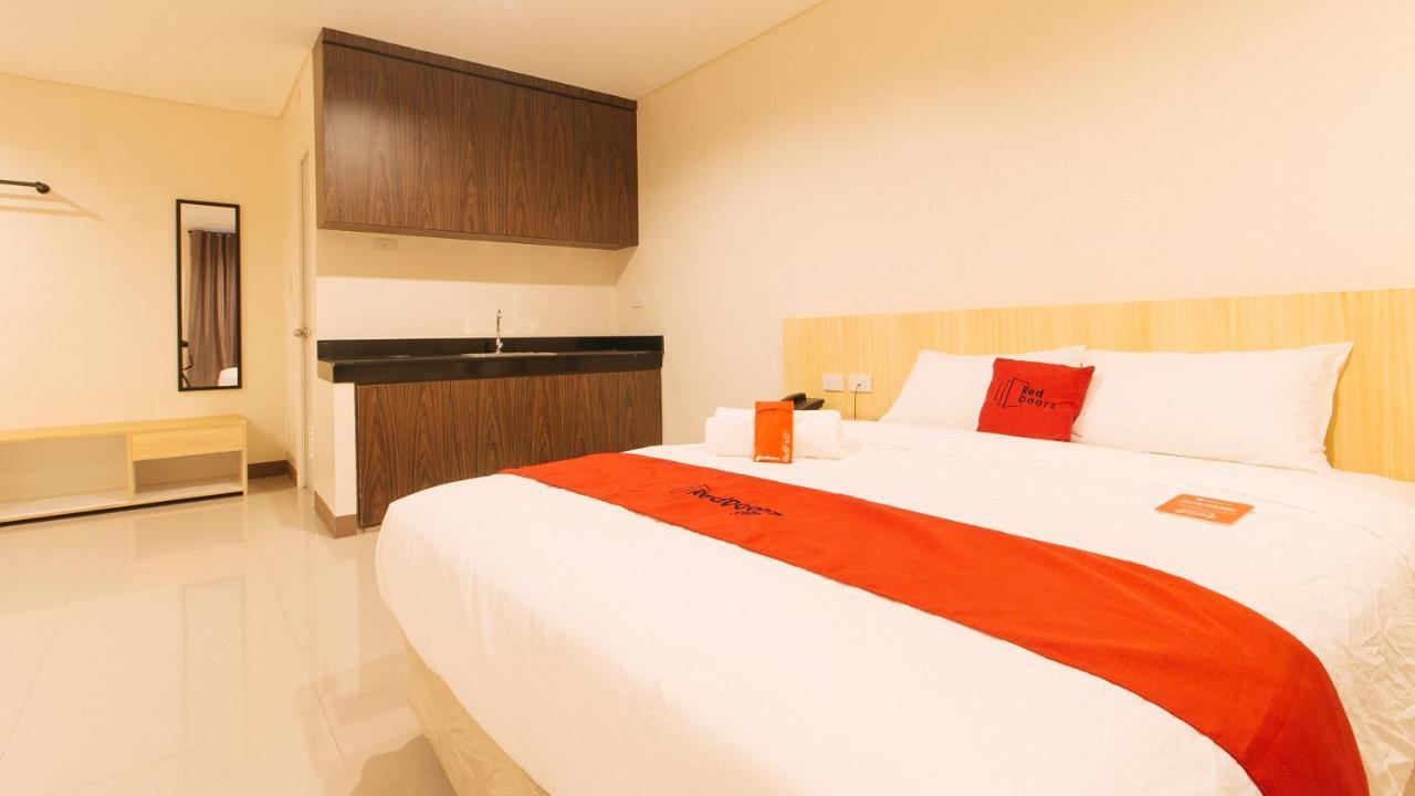 RedDoorz Plus @ Kaizen Suites Taft Avenue Manila Eksteriør billede