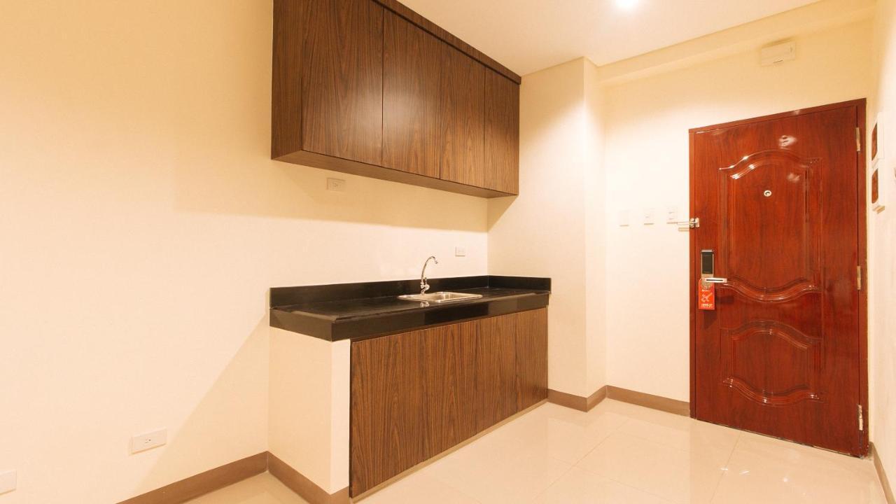 RedDoorz Plus @ Kaizen Suites Taft Avenue Manila Eksteriør billede
