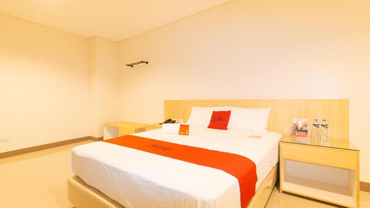 RedDoorz Plus @ Kaizen Suites Taft Avenue Manila Eksteriør billede