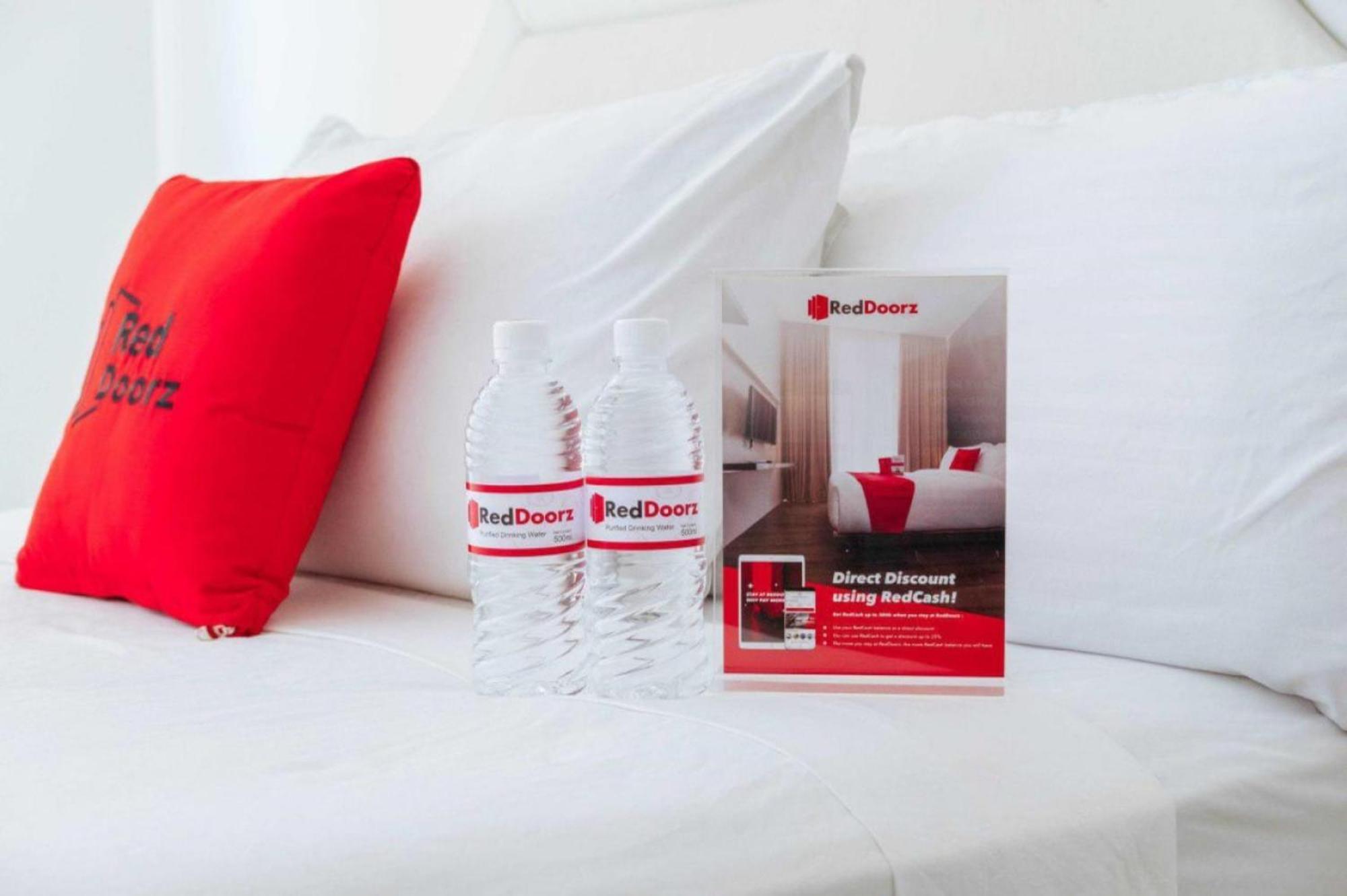 RedDoorz Plus @ Kaizen Suites Taft Avenue Manila Eksteriør billede