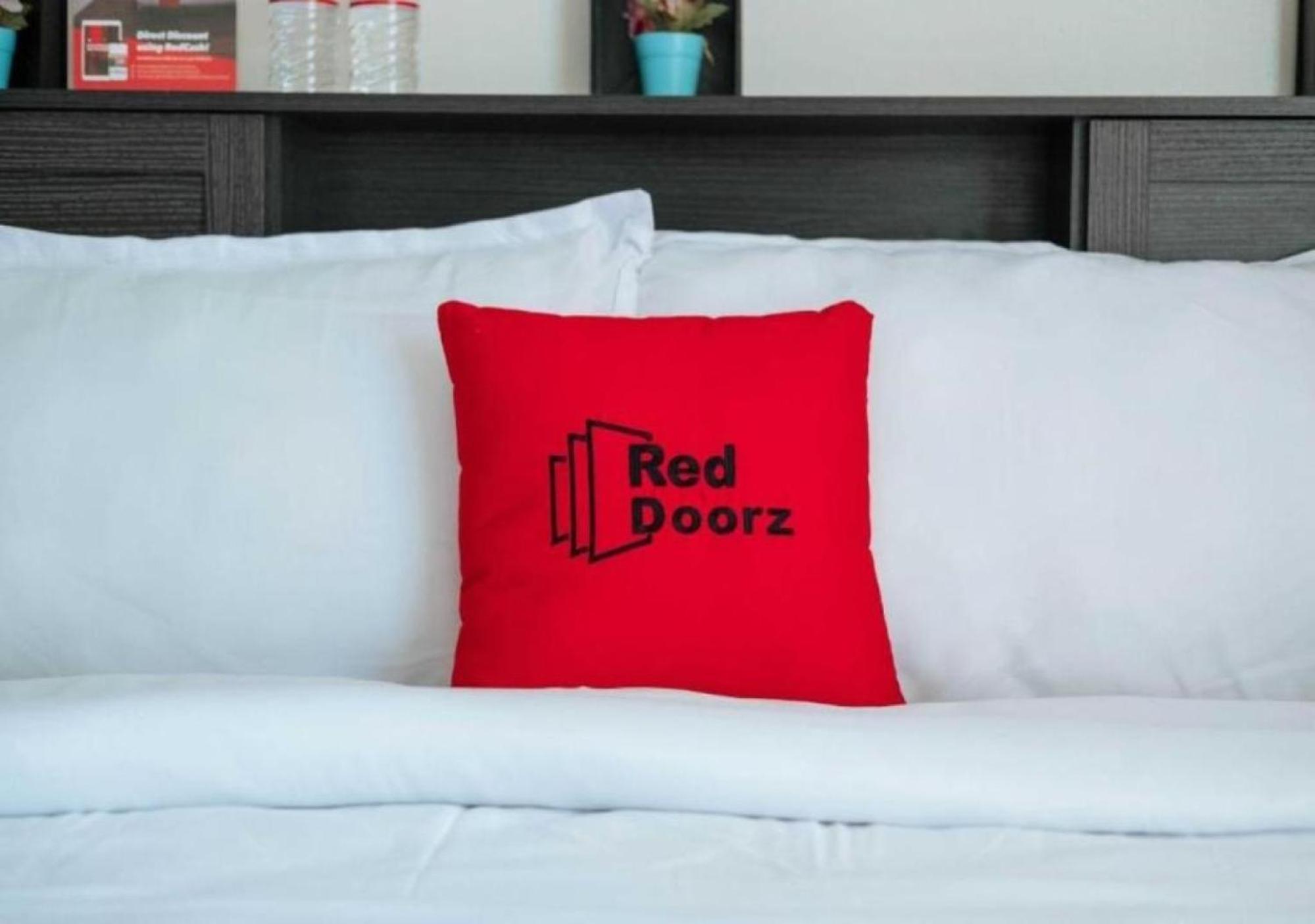 RedDoorz Plus @ Kaizen Suites Taft Avenue Manila Eksteriør billede
